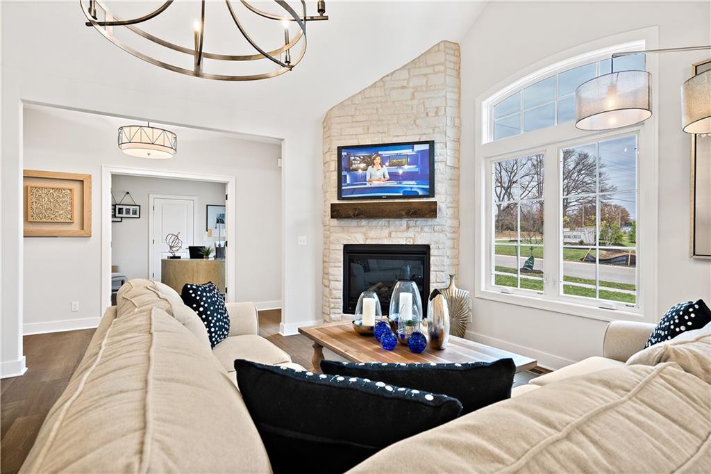 Listing Photo MLS #HMS2499905