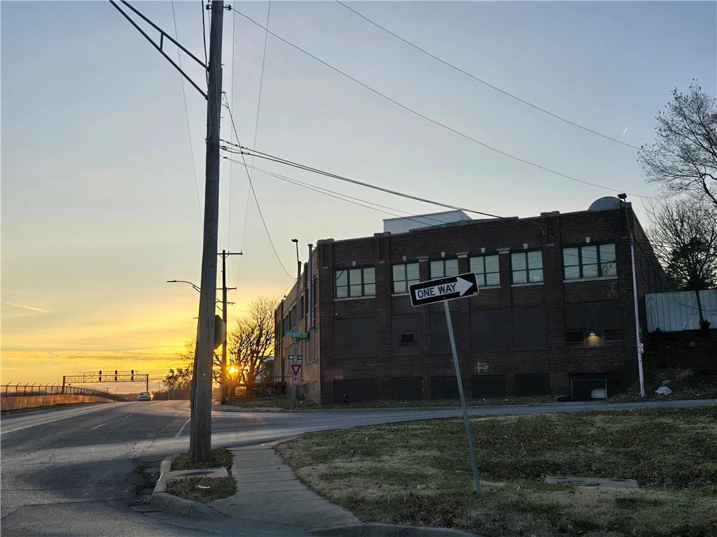 Listing Photo MLS #HMS2520086