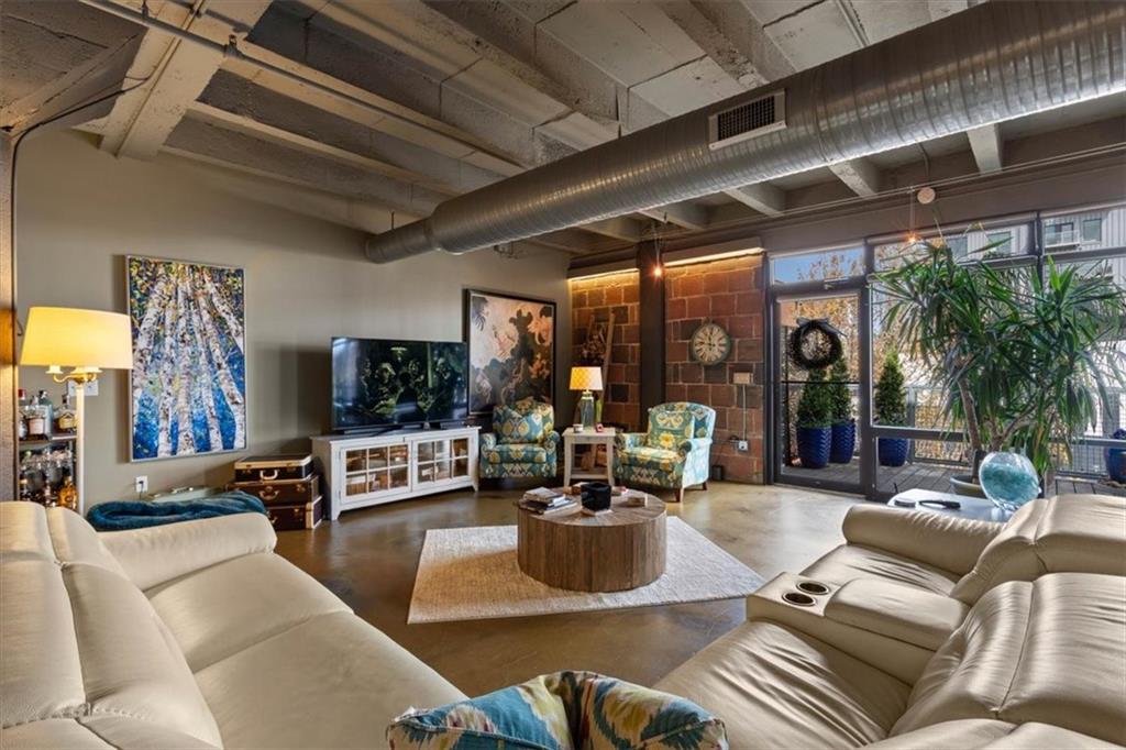 Listing Photo MLS #HMS2538322