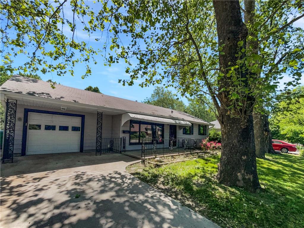 Listing Photo MLS #HMS2550742