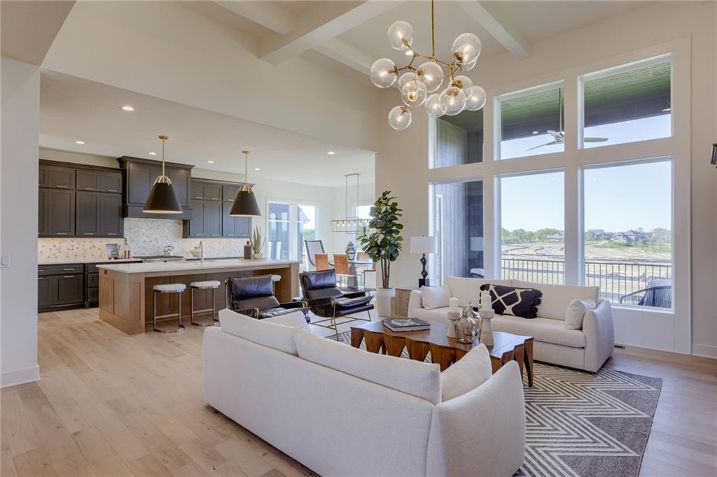 Listing Photo MLS #HMS2555552