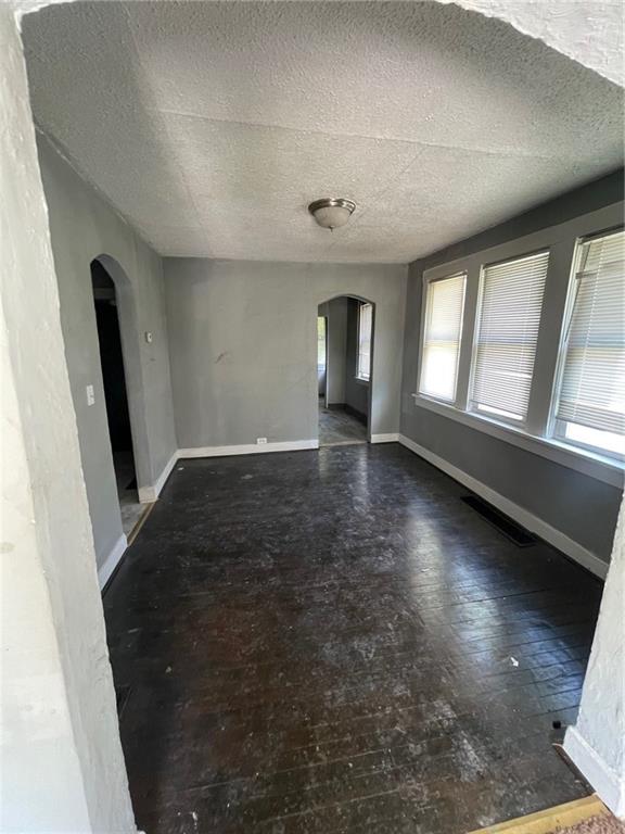 Listing Photo MLS #HMS2563123