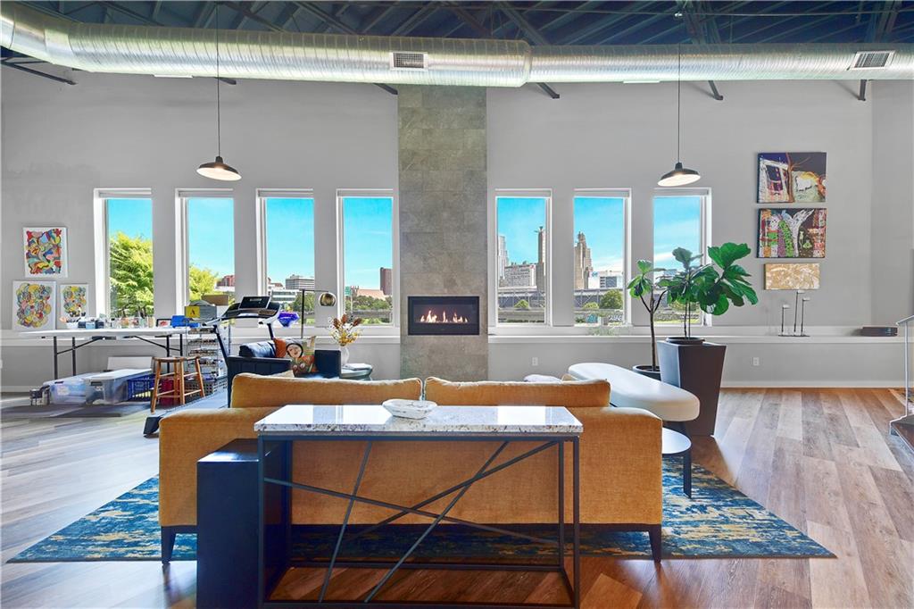 Listing Photo MLS #HMS2566100