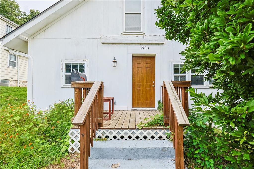 Listing Photo MLS #HMS2567894