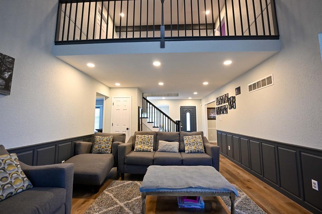 Listing Photo MLS #HMS2574192