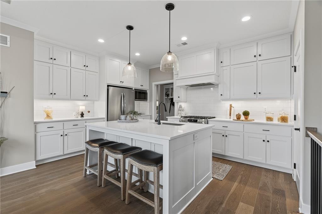 Listing Photo MLS #HMS2576446