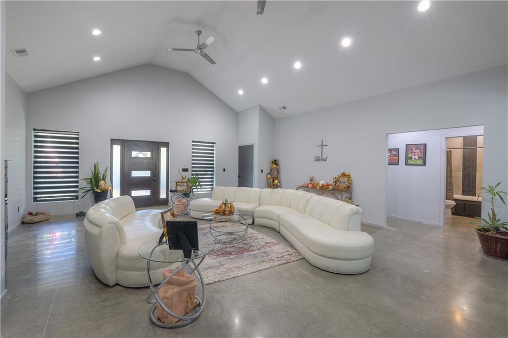 Listing Photo MLS #HMS2577406