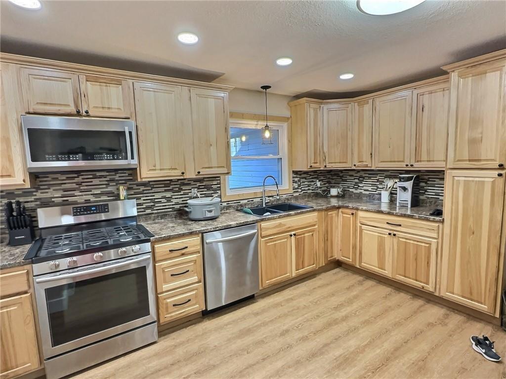 Listing Photo MLS #HMS2579754