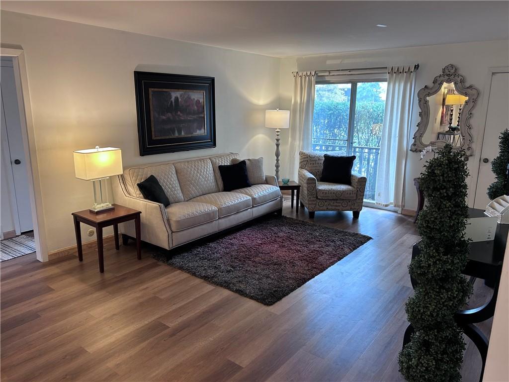 Listing Photo MLS #HMS2584022