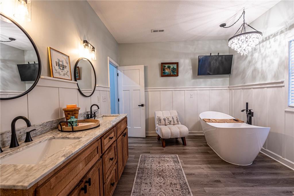 Listing Photo MLS #HMS2587654