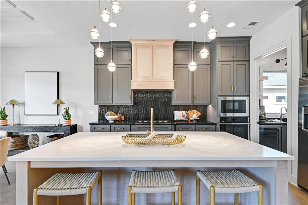 Listing Photo MLS #HMS2592942