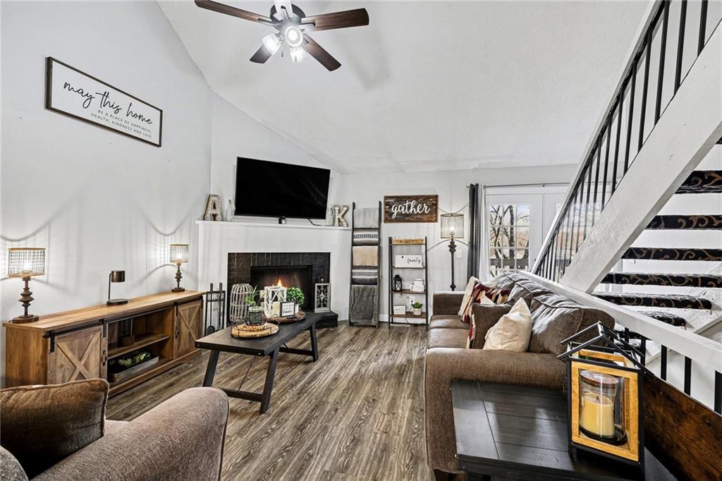 Listing Photo MLS #HMS2595204