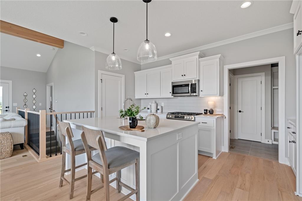 Listing Photo MLS #HMS2596419