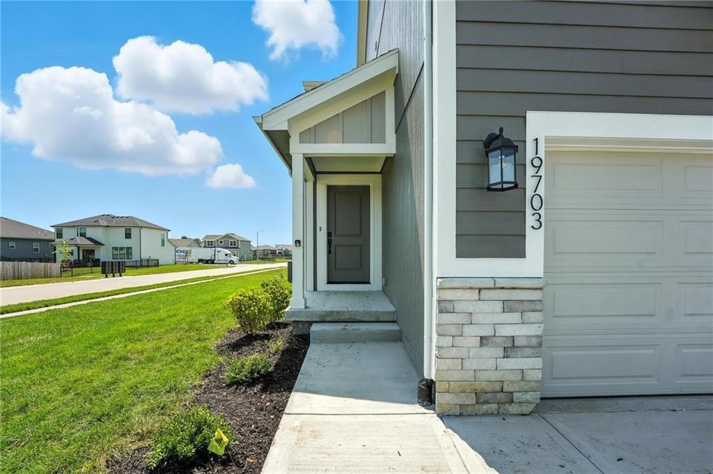 Listing Photo MLS #HMS2597708