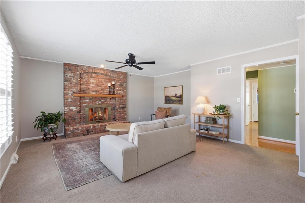 Listing Photo MLS #HMS2598247