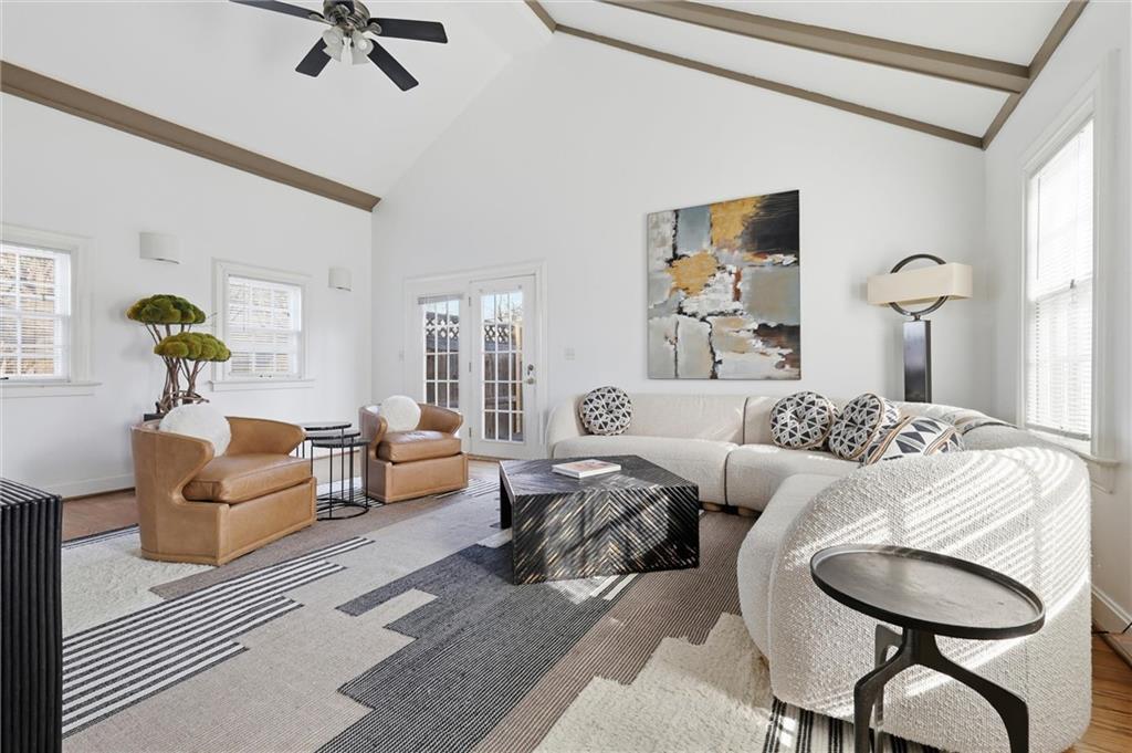 Listing Photo MLS #HMS2601111