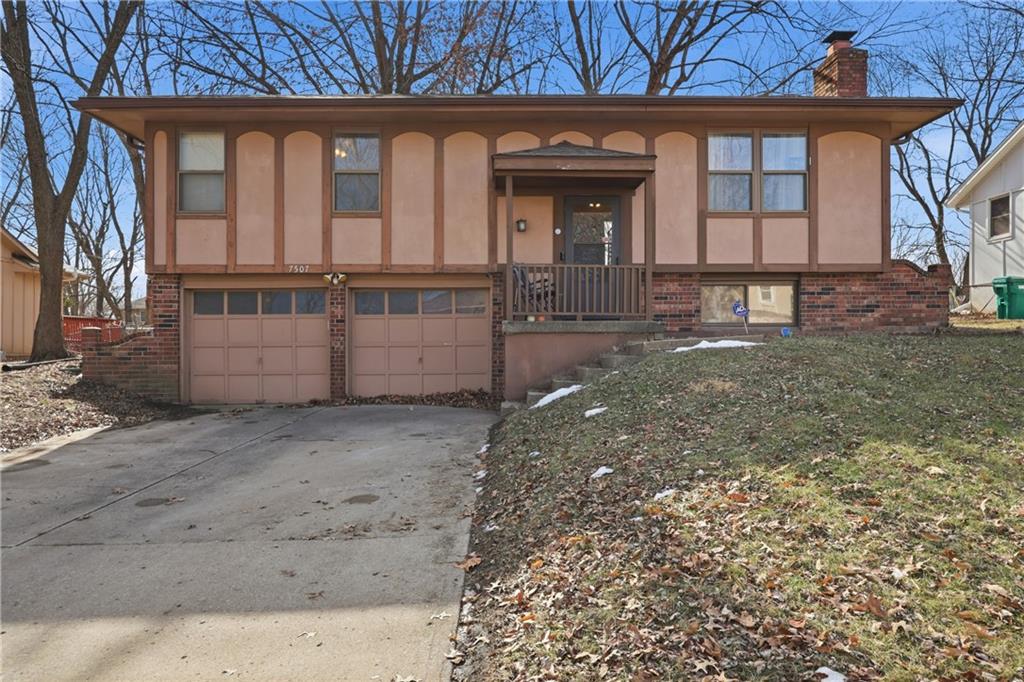 Listing Photo MLS #HMS2602211