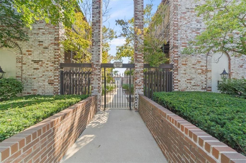 Listing Photo MLS #HMS2602447