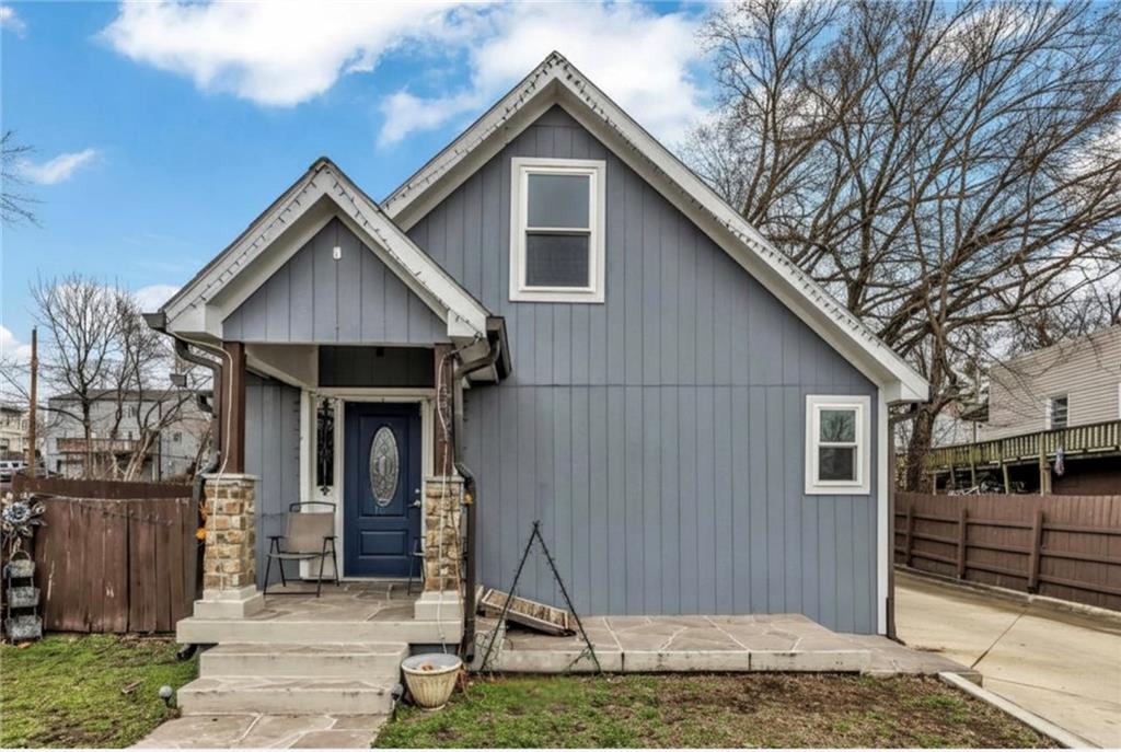 Listing Photo MLS #HMS2602895