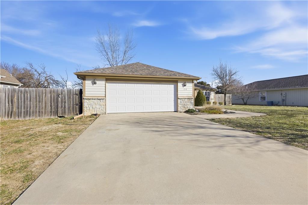 Listing Photo MLS #HMS2603334