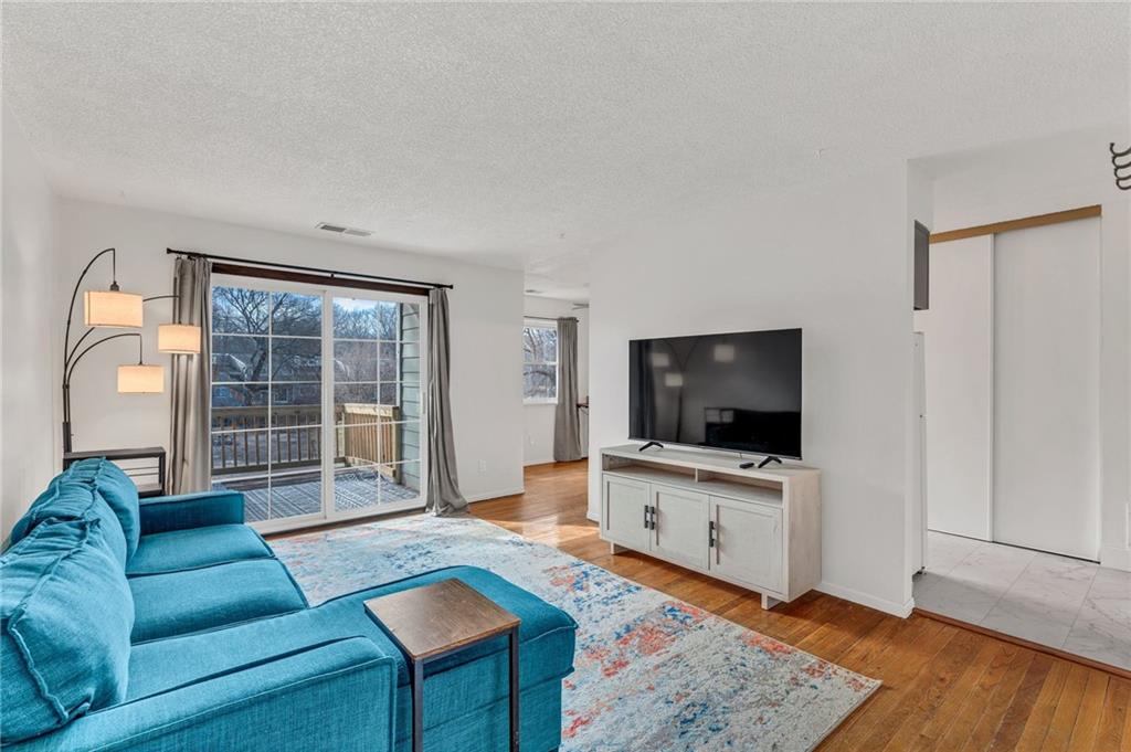 Listing Photo MLS #HMS2606273