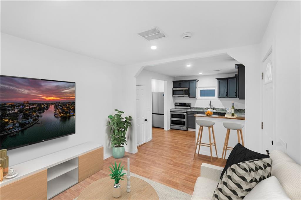 Listing Photo MLS #HMS2607617