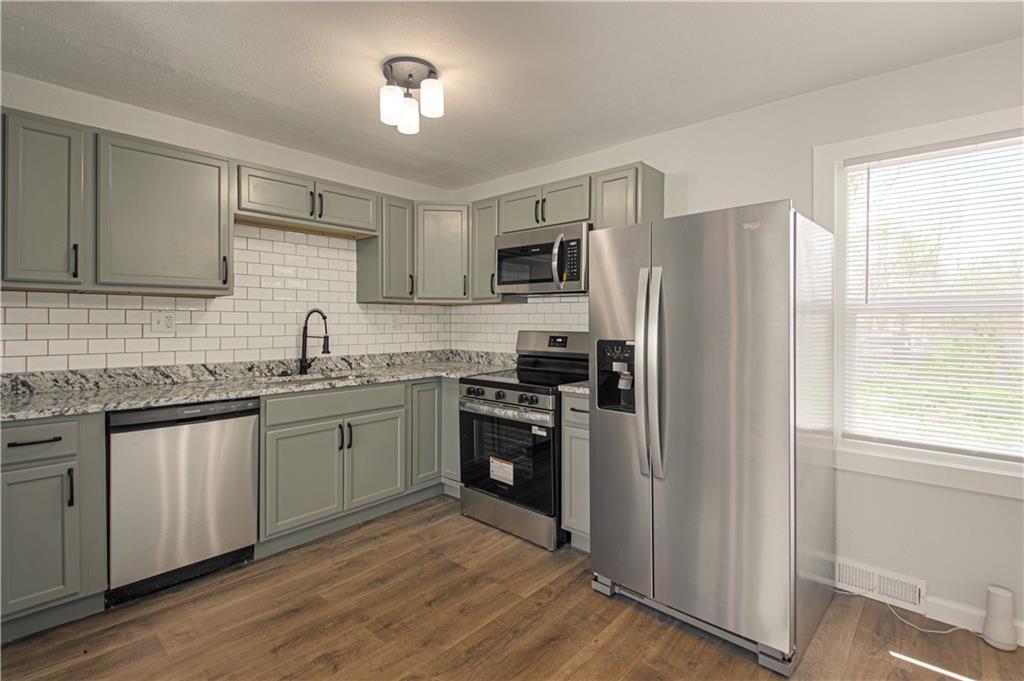 Listing Photo MLS #HMS2612928
