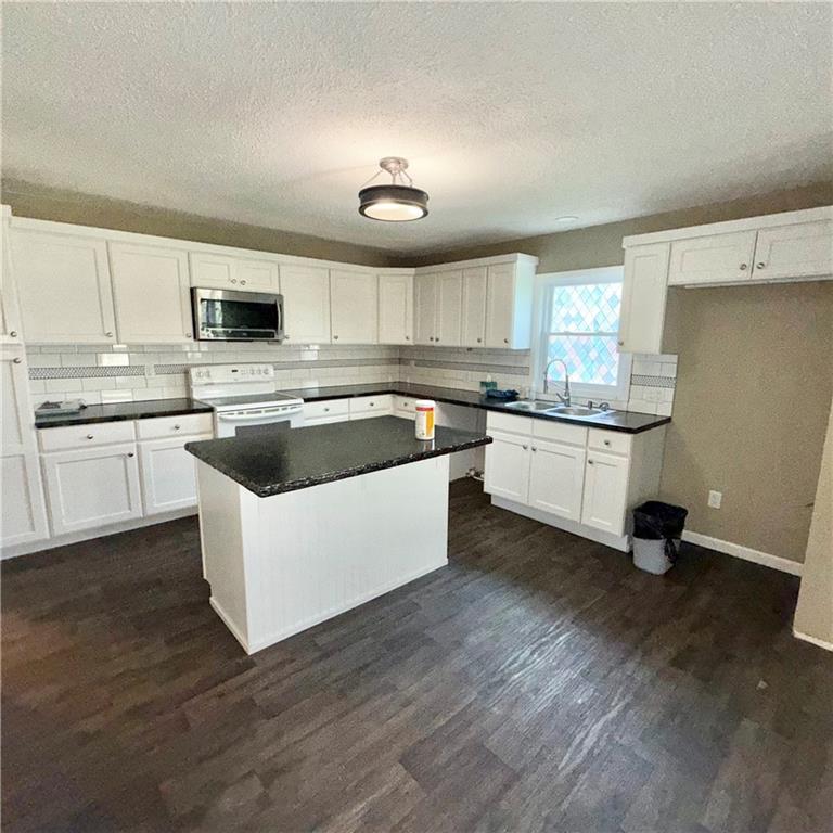 Listing Photo MLS #HMS2616892