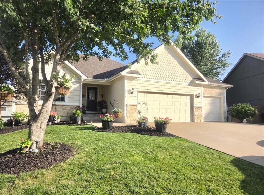 Listing Photo MLS #HMS2622449