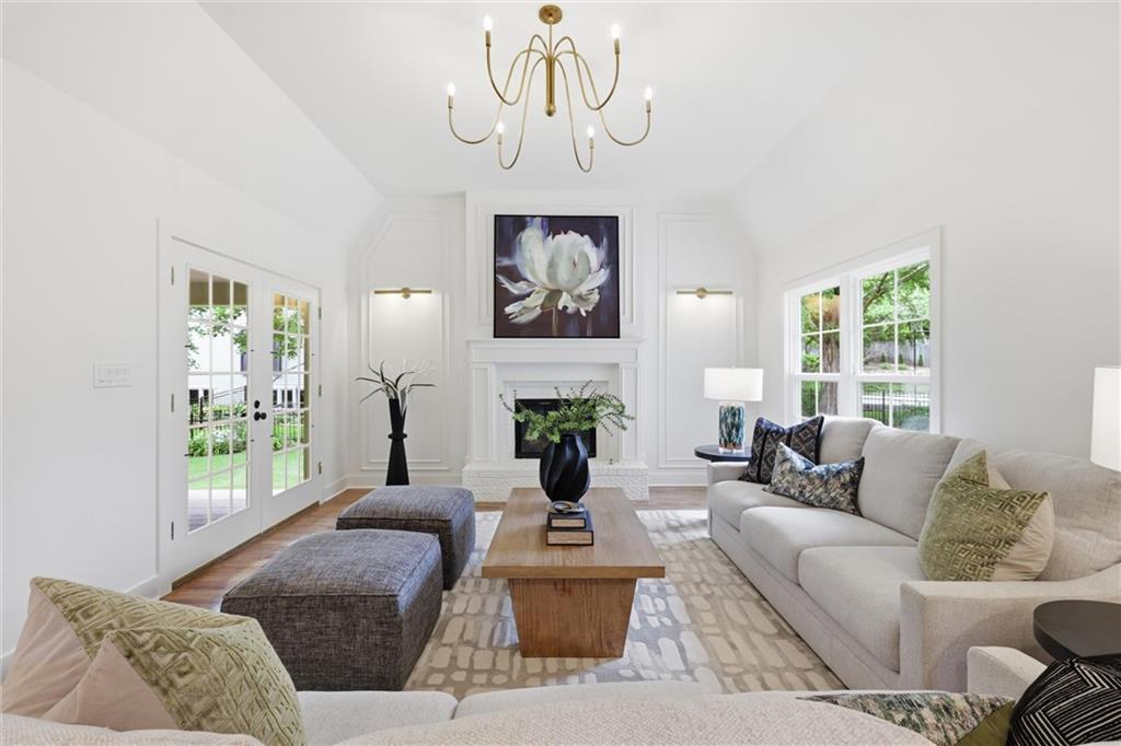 Listing Photo MLS #HMS2627979