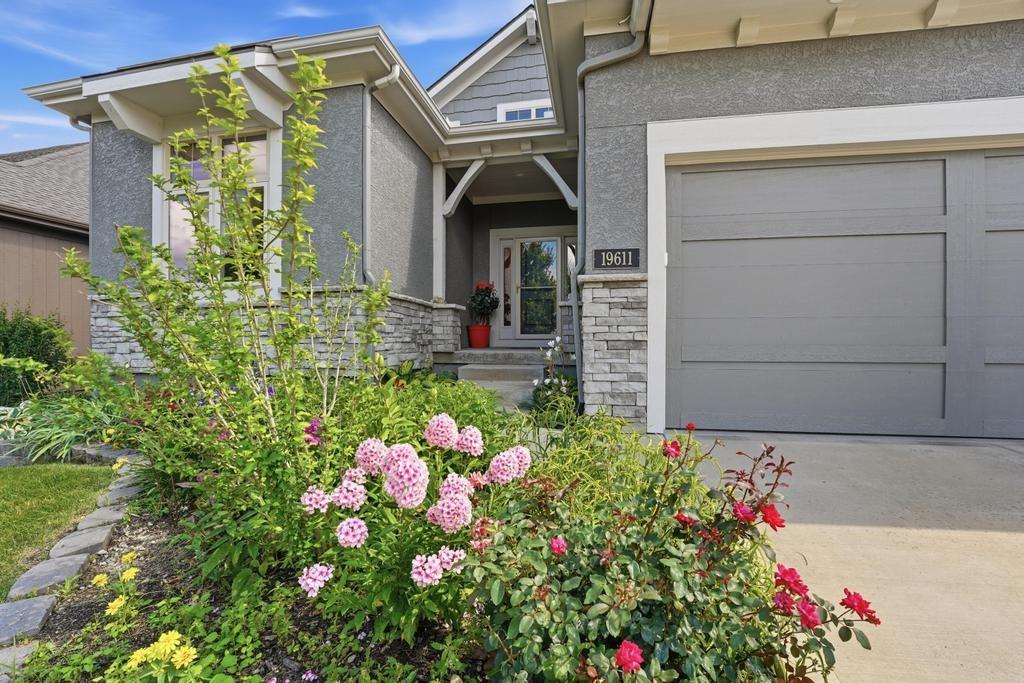 Listing Photo MLS #HMS2629130