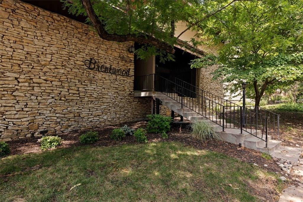 Listing Photo MLS #HMS2632632