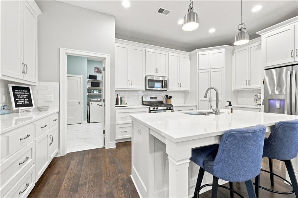 Listing Photo MLS #HMS2632843