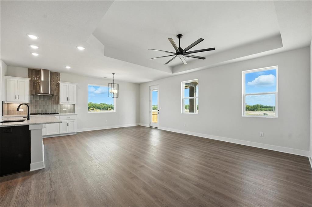 Listing Photo MLS #HMS2633972