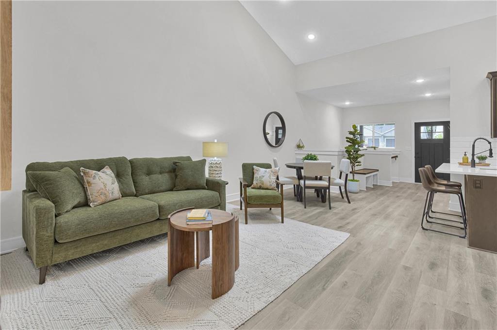 Listing Photo MLS #HMS2638343