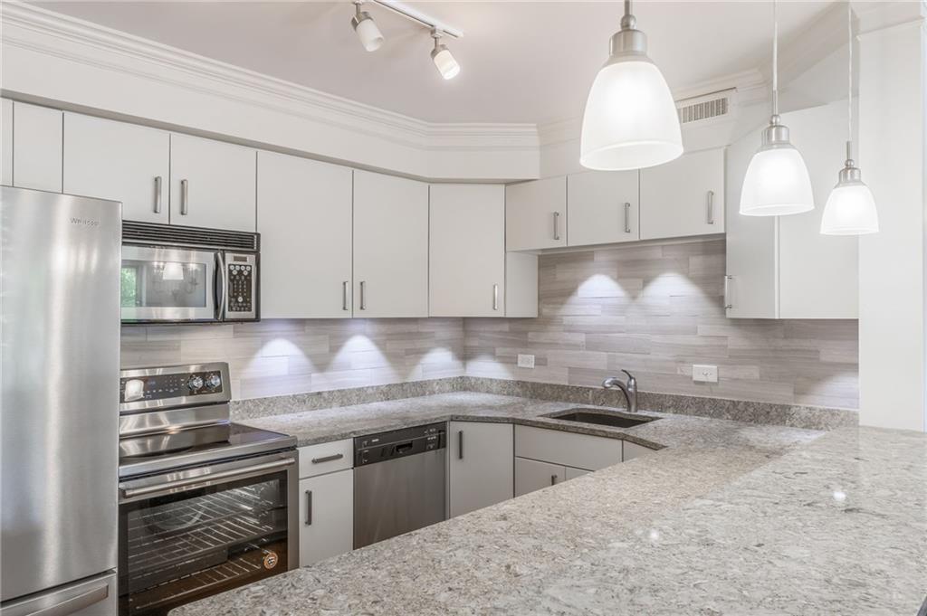 Listing Photo MLS #HMS2639275