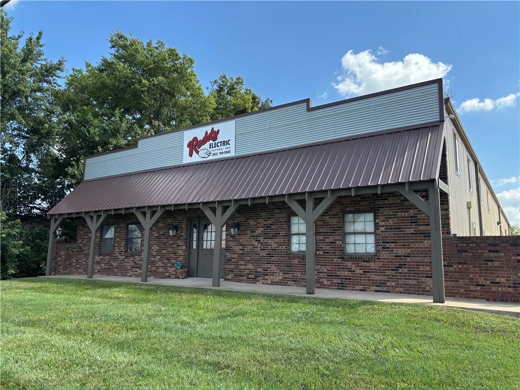 Listing Photo MLS #HMS2639378