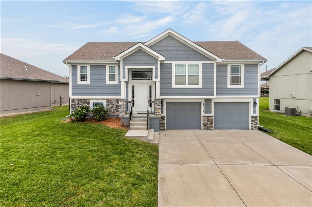 Listing Photo MLS #HMS2643928