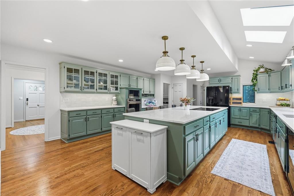 Listing Photo MLS #HMS2644121
