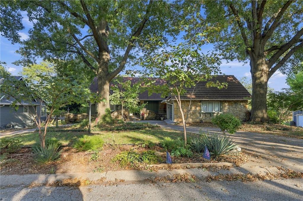 Listing Photo MLS #HMS2646762
