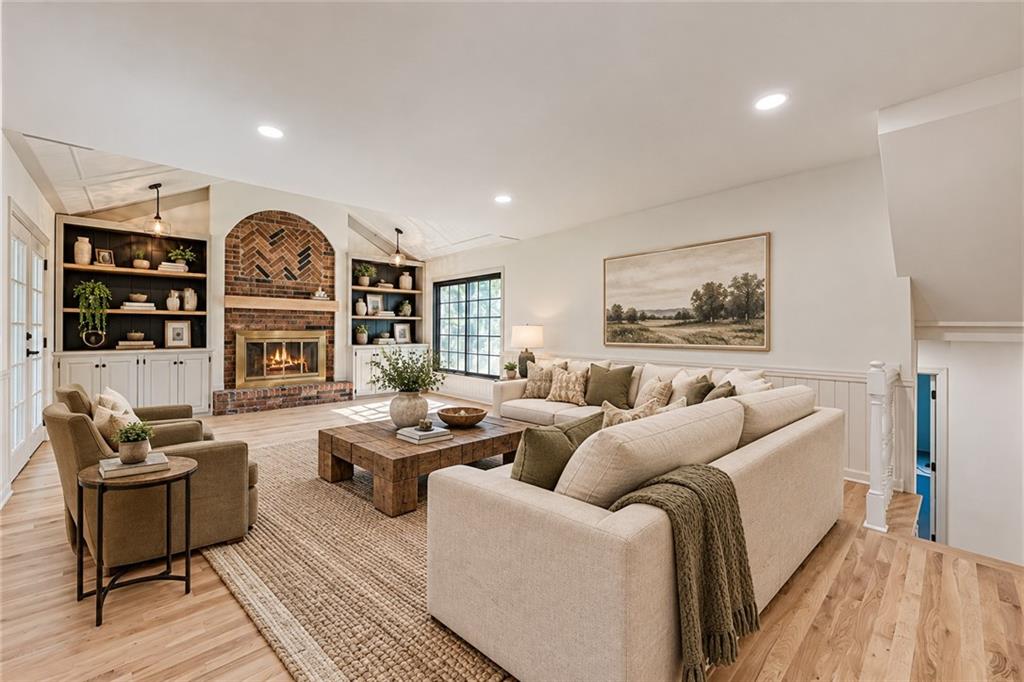 Listing Photo MLS #HMS2647897