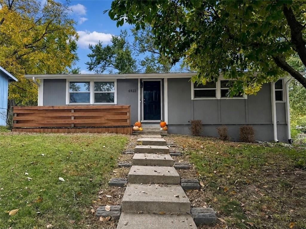 Listing Photo MLS #HMS2648067